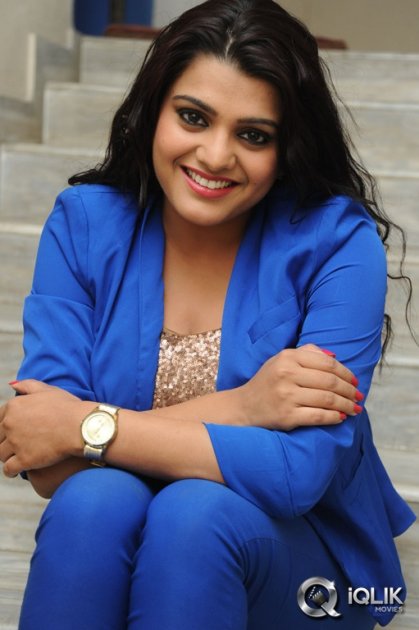 Tashu-Kaushik-at-Reporter-Movie-Teaser-Launch